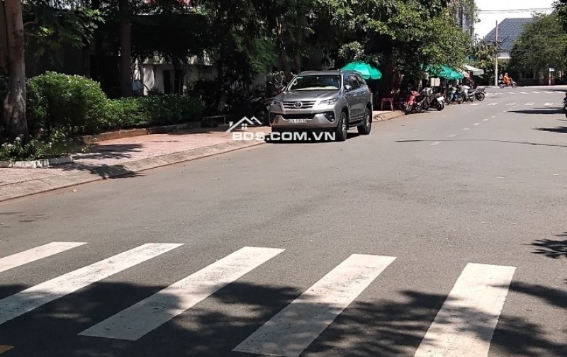 Biệt Thự Liền Kề• Khu Cao Lỗ• Q8• Ngay Siêu Thị Parc Mall• 120M2(6x20)• 6PN• 6WC