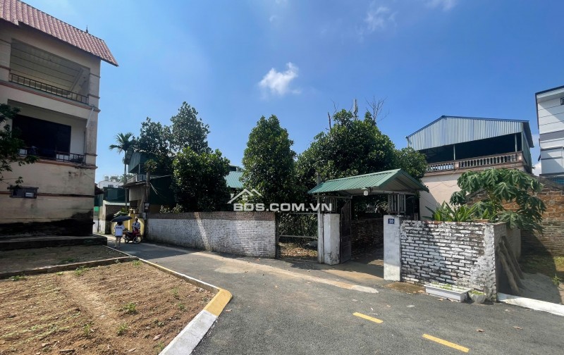 Cần bán đất hòa lạc nằm tại trung tâm đô thị vệ tinh  gần ga metro gần đh quốc gia lh 0987150666 e gửi tt chi tiết ạ.