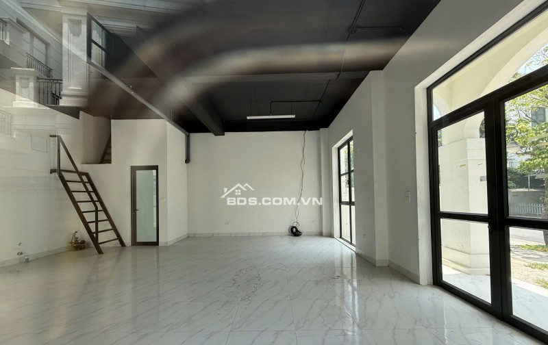 HA05  Hoàn thiện tầng 1 (đã có điện nước nhà vệ sinh tầng 1) Giá 8-10tr  150m2