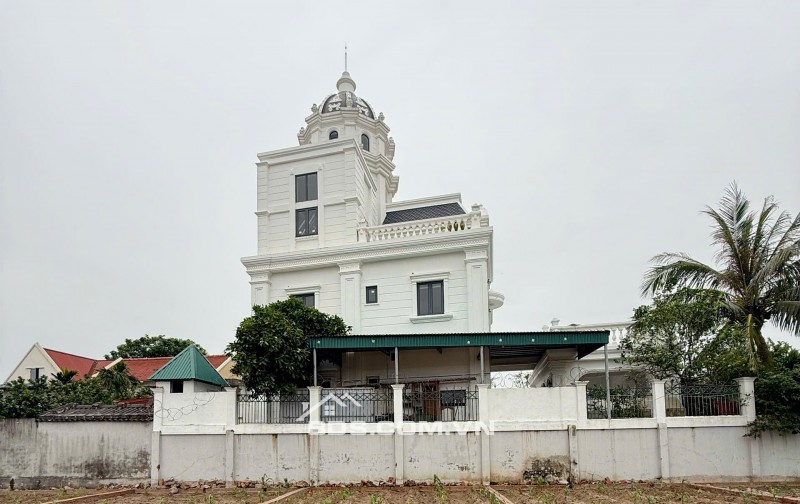 Cần bán lô đất 100m vị trí quảng trường và phố đi bộ