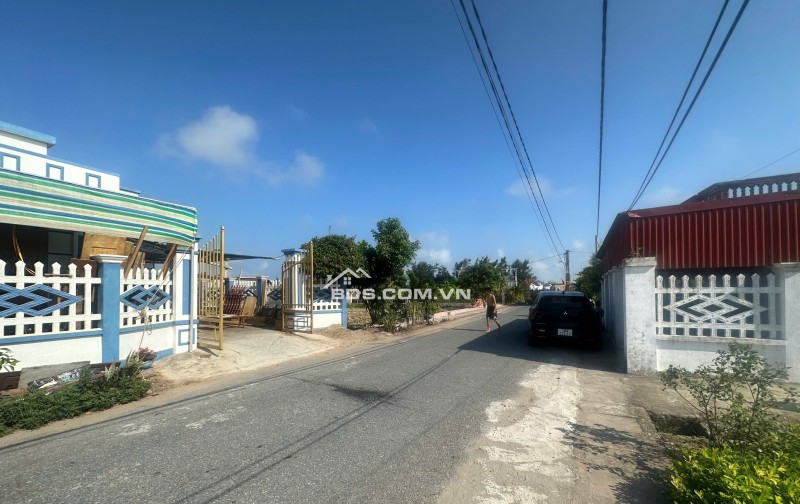 Cần bán cắt lỗ đất biển quất lâm sát quảng trường biển , phố đi bộ ,công viên phù hợp kinh doanh mọi ngành nghề. Lh e