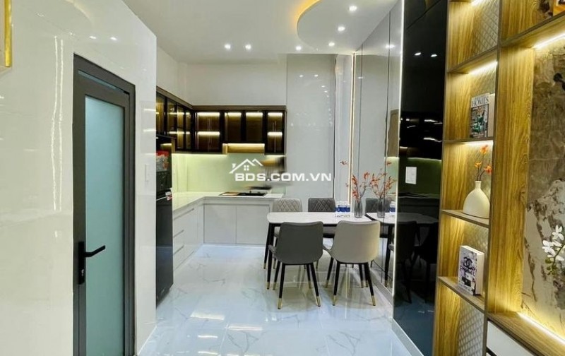 Bán nhà giá mềm Hoàng Hoa Thám, P6, Bình Thạnh - 2,56 tỷ – 1 trệt 2 lầu, tiện ích đầy đủ, sổ riêng