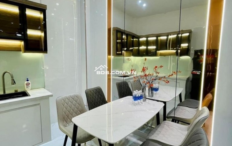 Bán nhà giá mềm Hoàng Hoa Thám, P6, Bình Thạnh - 2,56 tỷ – 1 trệt 2 lầu, tiện ích đầy đủ, sổ riêng