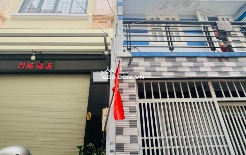 Nhà Bán  Hồng Bàng Q6, liền kề Q5 vài bước ra hẻm xe hơi