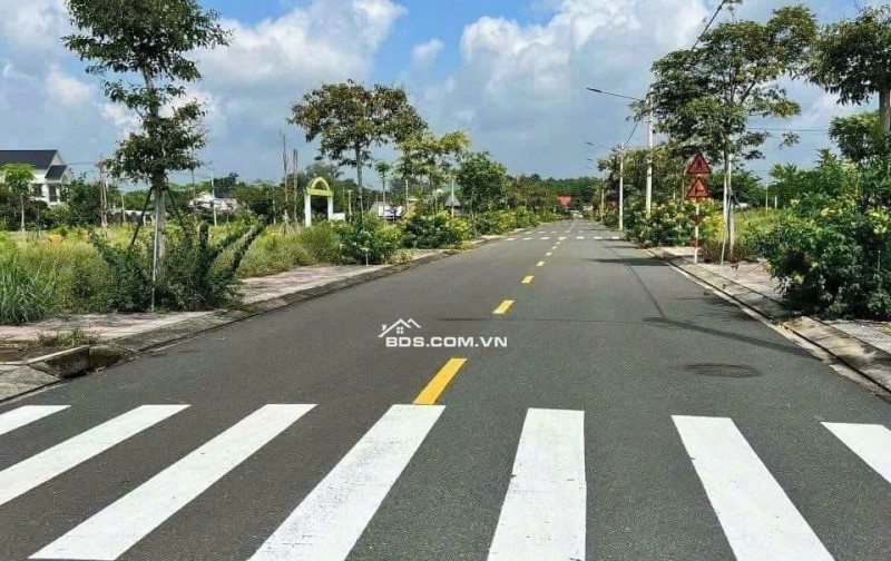 Chủ  cờ bạc cần bán nhanh căn nhà vườn sầu riêng giá 210tr