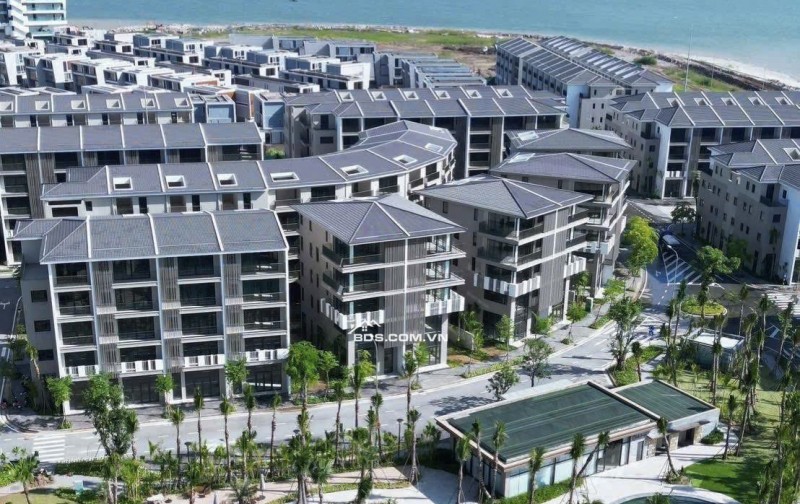 Biệt thự liền kề ven biển Hạ Long DT 120m2, MT 6m giá đang rất rẻ chỉ 18tỷ/căn.