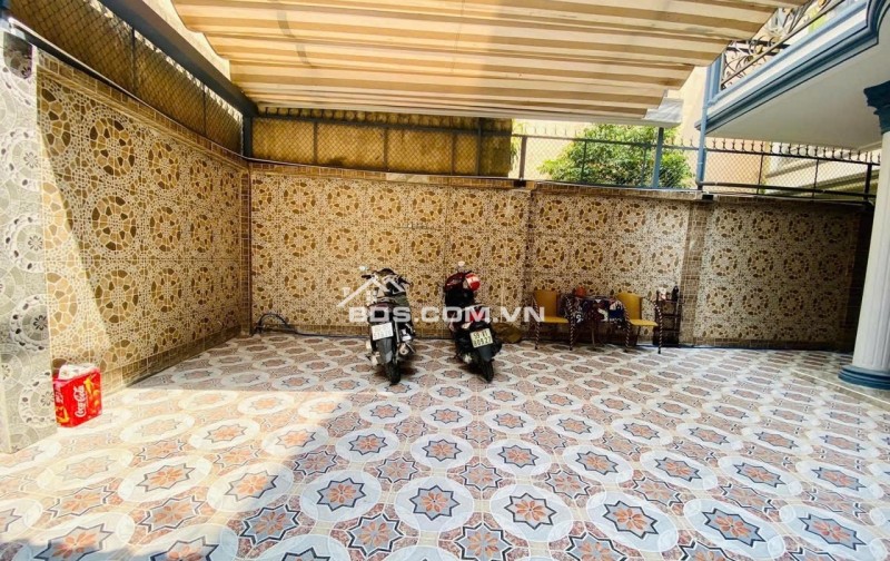 Biệt thự cổ Huỳnh Văn Bánh, Phú Nhuận 25 tỷ 136m2 nở hậu