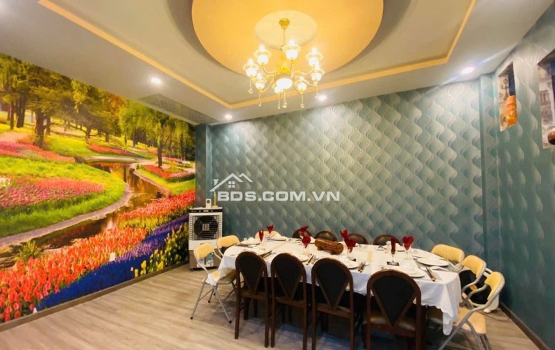 Biệt thự cổ Huỳnh Văn Bánh, Phú Nhuận 25 tỷ 136m2 nở hậu