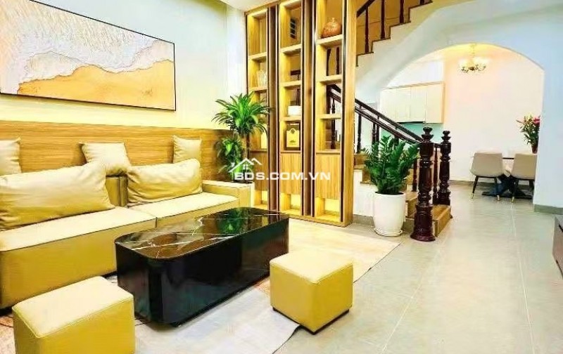 NGUYỄN KHANG CẦU GIẤY - GẦN PHỐ - LÔ GÓC 3 MẶT THOÁNG - TIỆN ÍCH - VỪA Ở VỪA CHO THUÊ. Dt 39m2- 5T- Mt4.3m - 13.2 tỷ