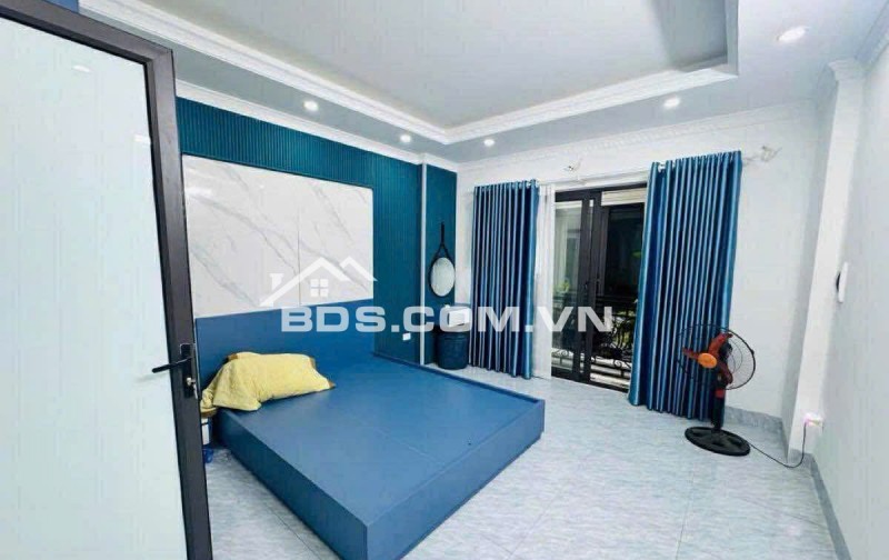 BÁN NHÀ HÀO NAM MẶT NGÕ KINH DOANH Ô TÔ - NHÀ 30M 5 TẦNG - SỔ ĐỎ NỞ NẬU THÔNG TIN CHUẨN