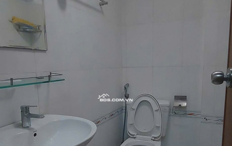 C/c Miếu Nổi, P3, Bình Thạnh: 70m2, 2pn, Tolet Nhà Mới, 11tr/th.