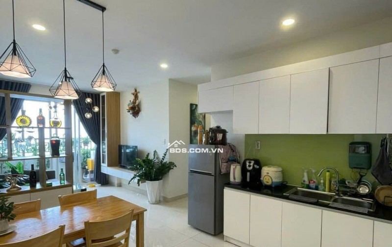 13tr5/tháng, C/c Screc, 90m2, 2PN, 2WC, Căn góc, ngay Trường Sa, Quận 3.