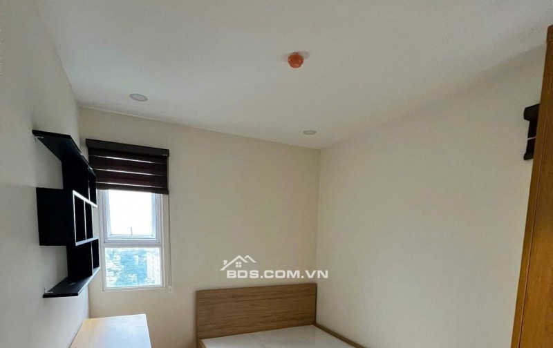 13tr5/tháng, C/c Screc, 90m2, 2PN, 2WC, Căn góc, ngay Trường Sa, Quận 3.