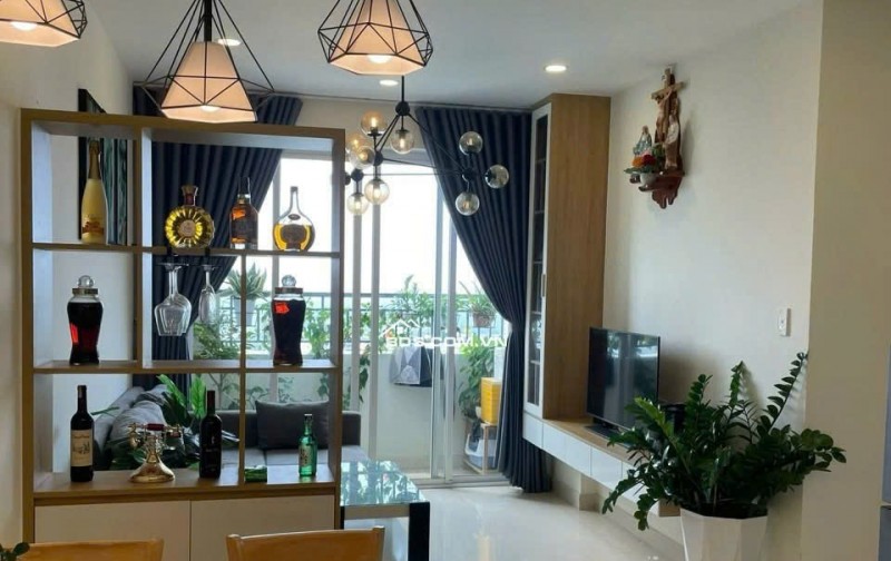 13tr5/tháng, C/c Screc, 90m2, 2PN, 2WC, Căn góc, ngay Trường Sa, Quận 3.