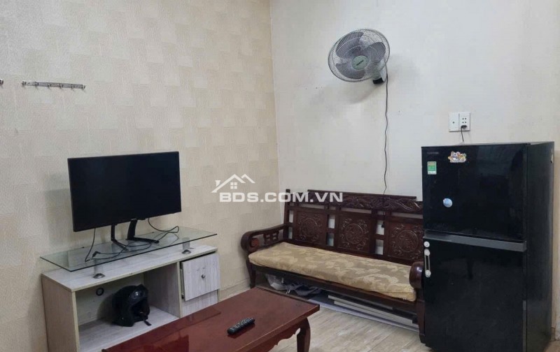 Chung cư Bàu cát, P10,Tân BÌnh căn 70m2, 2p ngủ giá 9tr/th