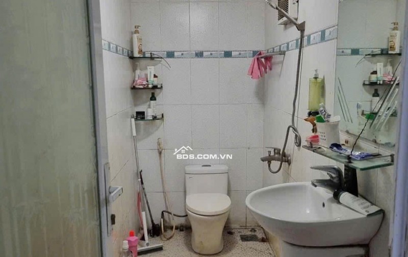 Chung cư Bàu cát, P10,Tân BÌnh căn 70m2, 2p ngủ giá 9tr/th