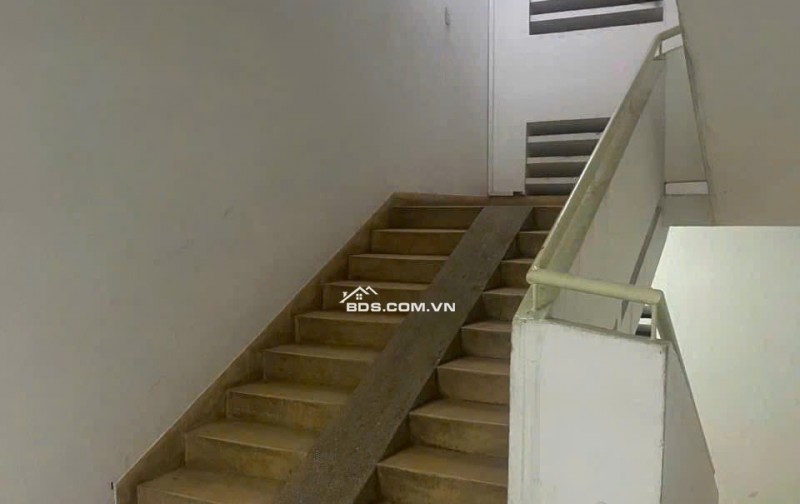 Chung cư Bàu cát, P10,Tân BÌnh căn 70m2, 2p ngủ giá 9tr/th