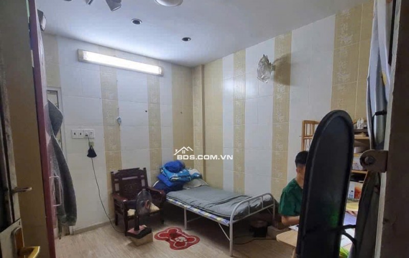 Chung cư Bàu cát, P10,Tân BÌnh căn 70m2, 2p ngủ giá 9tr/th