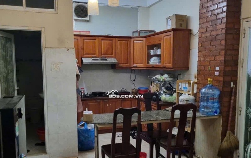 Chung cư Bàu cát, P10,Tân BÌnh căn 70m2, 2p ngủ giá 9tr/th