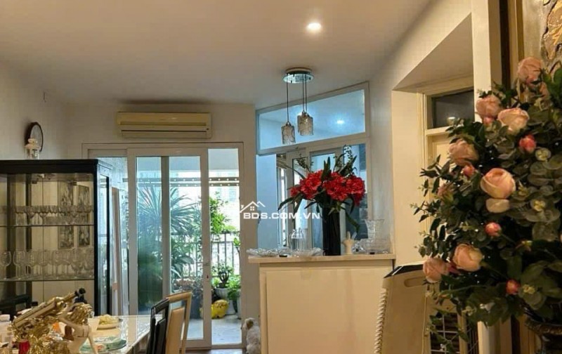 C/c Kim Hồng, Vườn Lài, TP: Căn góc 2p ngủ, 2wc, full nội thất, 9 triệu, 85m2