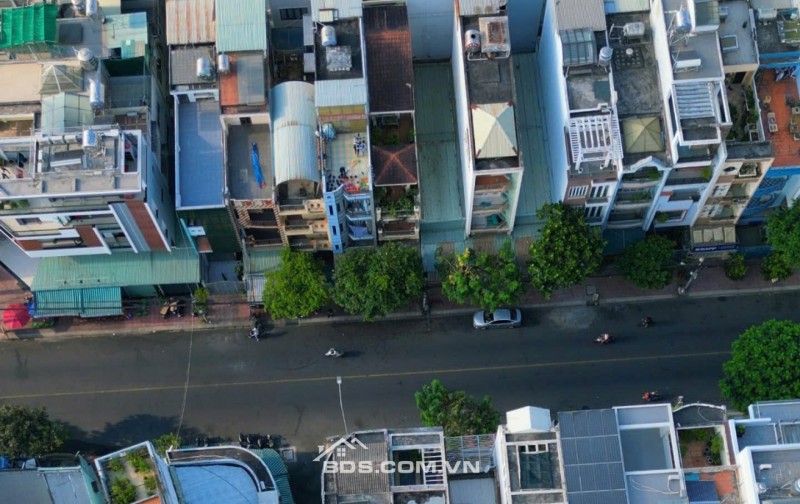 Nhà 5 tầng góc 3 mặt tiền Chợ Lớn P11 Quận 6 (5x18) giá 18 tỷ 500 TL