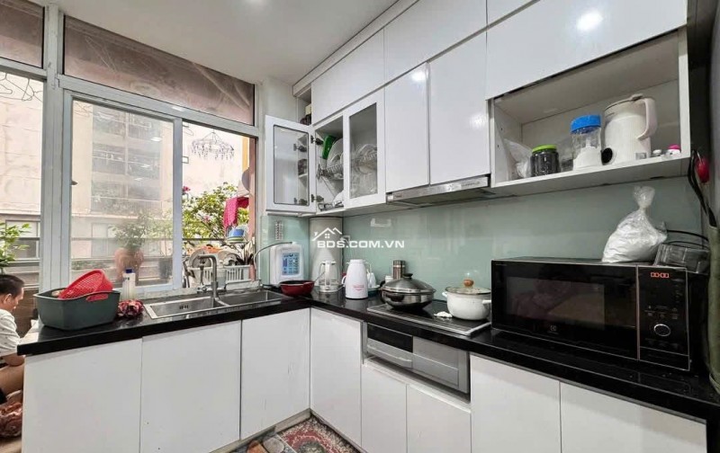 Chung cư Võ Thị Sáu, Q3, 97m2, 2PN, 2WC, Nội thất mới, 12tr/th.