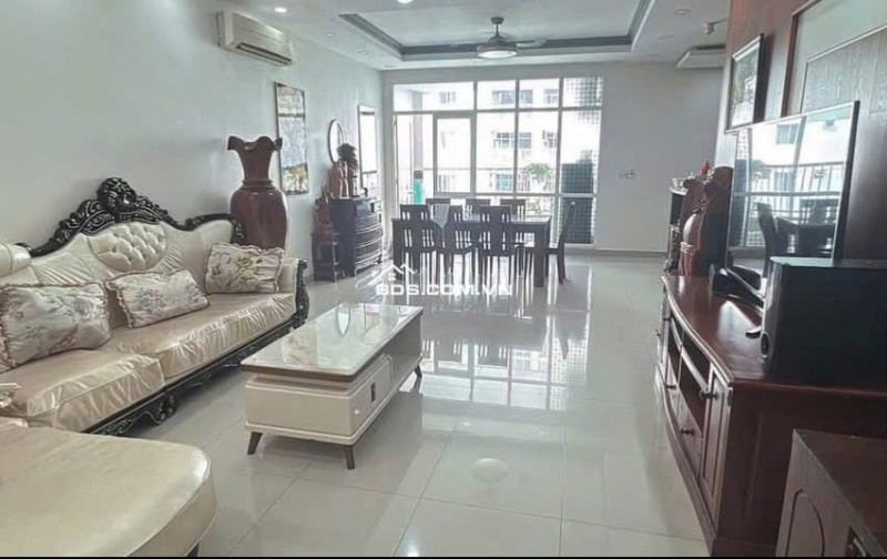Căn hộ Nam Kỳ Khởi Nghĩa, Q3: 90m2, 2p ngủ rộng, Nội thất, 10tr7/th.