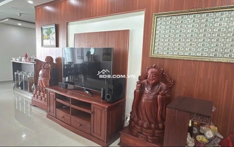 Căn hộ Nam Kỳ Khởi Nghĩa, Q3: 90m2, 2p ngủ rộng, Nội thất, 10tr7/th.