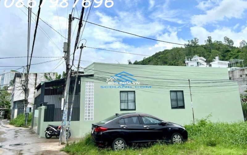 Bán căn nhà cấp 4 lô góc 2 mặt tiền đường Đặng Lộ, Vĩnh Hải, Nha Trang