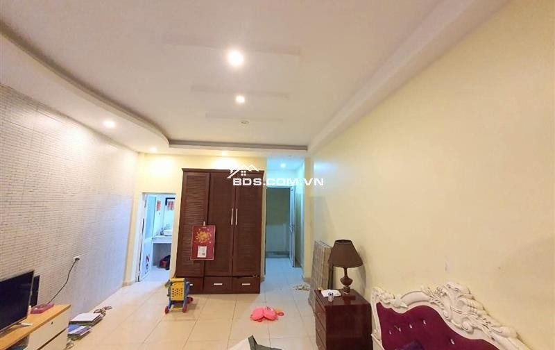 Giá hot Bán nhà Hoàng Mai Hoàng Văn Thụ 100tr/1m2 Sổ đỏ chính chủ