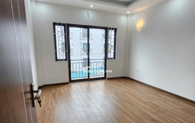 Cần bán gấp nhà Văn Miếu 46m 6 tầng, thang máy, gần ô tô hơn 12 tỷ