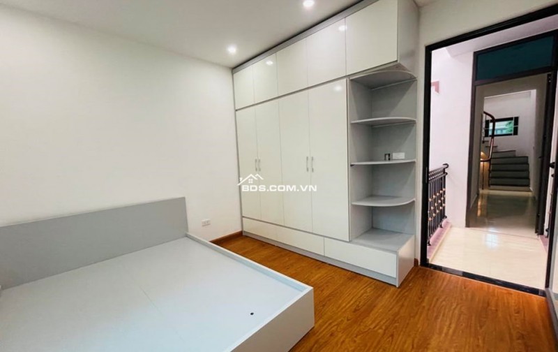 VỊ TRÍ ĐẸP TRUNG TÂM CẦU GIẤY - 4 TẦNG MỚI CỨNG - ĐẸP LUNG LINH