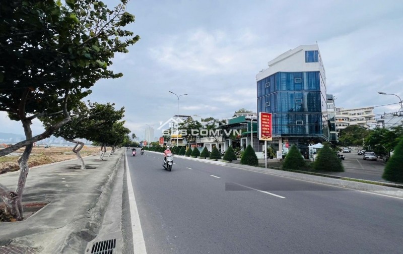 BÁN NHANH TÒA NHÀ PHỐ LÔ GÓC KINH DOANH NGHỈ DƯỠNG VIEW BIỂN PHẠM VĂN ĐỒNG NHA TRANG GIÁ BÁN 17 TỶ 500 TRIỆU 11 PHÒNG  NGỦ