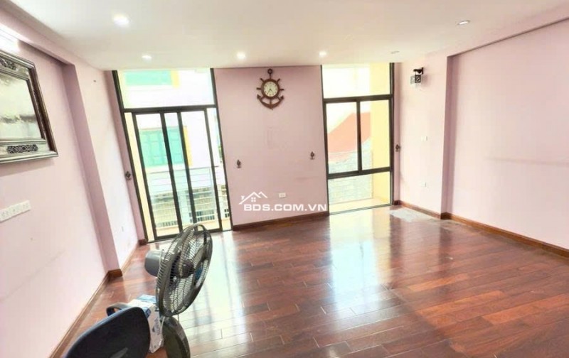 Mặt phố, 92,8m2, 9 tầng, mặt tiền 5,5m Ngã Tư Sở, Đống Đa, 39 tỷ 750.