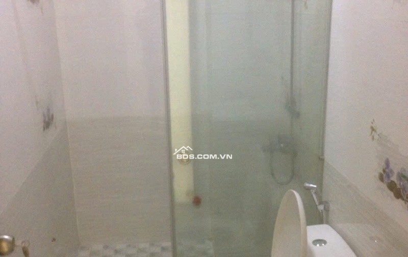 Chính chủ cho thuê nhà mặt tiền đường Hoa Bằng - trung tâm quận Tân Phú