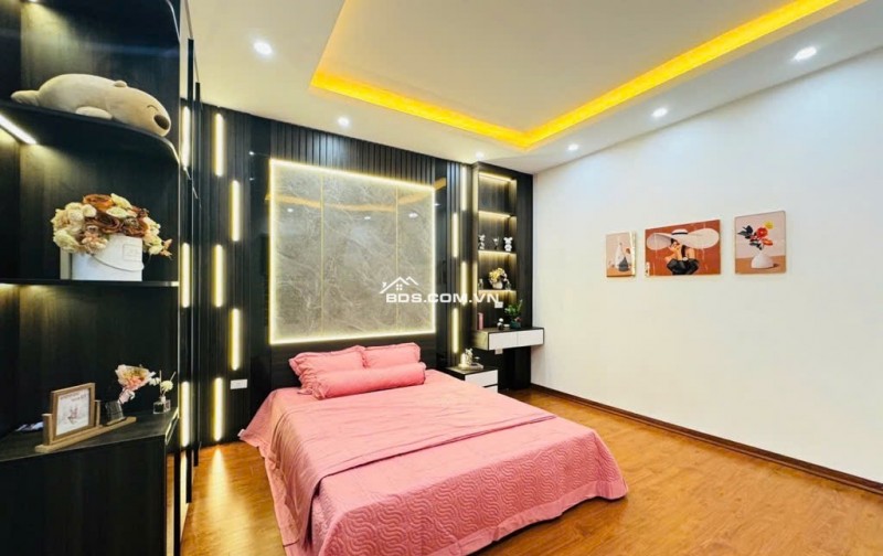 Bán Nhà Thịnh Liệt , DT45m ,Giá Hơn 9 Tỷ,Ngõ Thông ,Lo Góc ,oto qua nhà