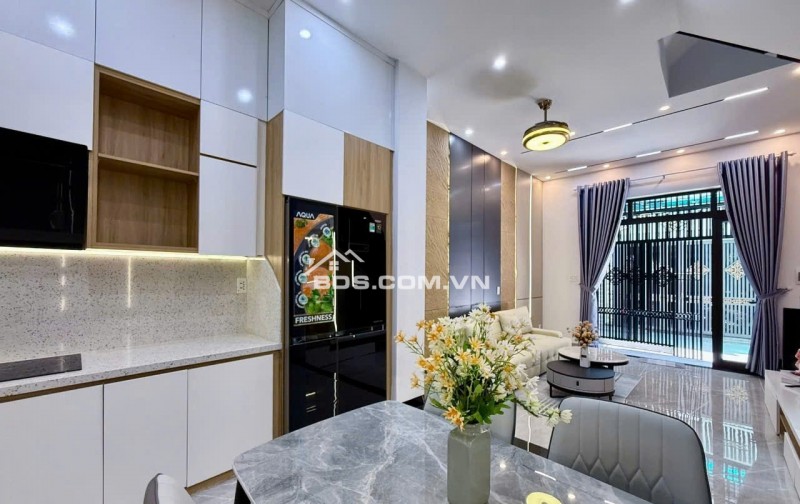 BÁN NHÀ 3 tầng 3 mê kiệt  Lê Độ kiệt 3m5 ô tô đậu đỗ gần nhà  “ tặng Fuul nội thất như hình “