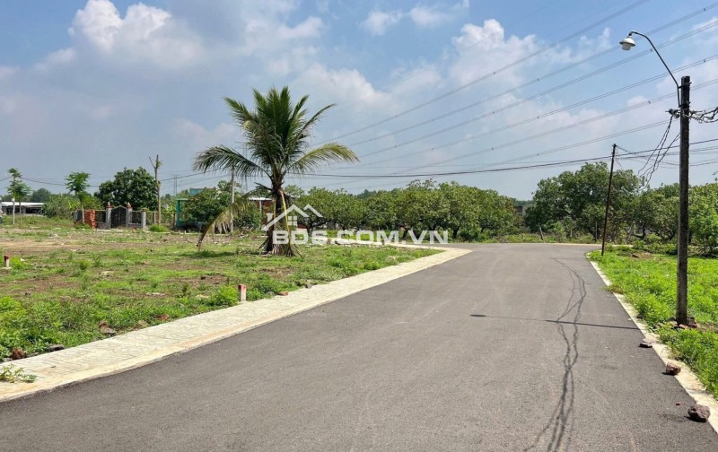 Bán lô đất gần KCN Dầu Giây,kế đường lên SBQT Long Thành,sổ 100% thổ cư