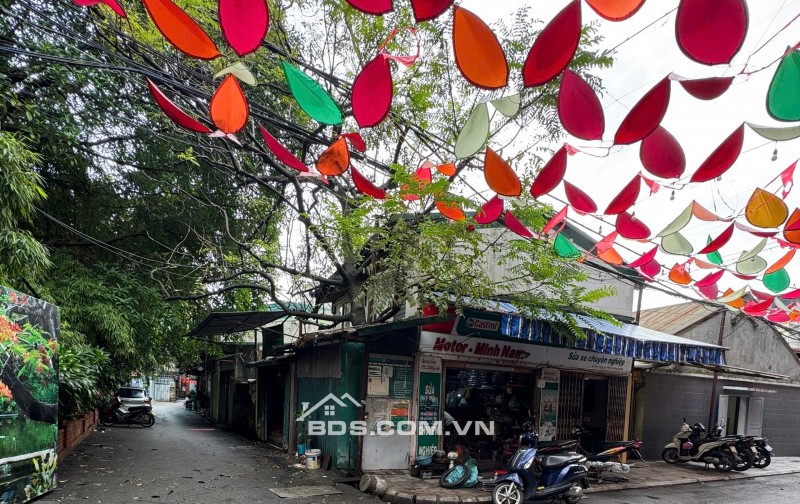 Bán đất nở hậu Làng Lụa Vạn Phúc  Ô tô 7 chỗ vào tận đất ,rất hiếm