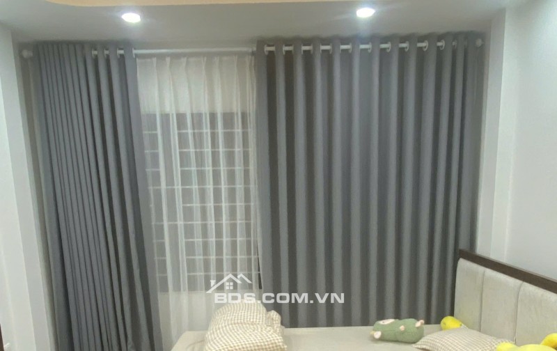 Tôi bán gấp căn nhà đẹp ở luôn ngõ 101 Thanh Nhàn, 38m2, 5 tầng, 6 phòng ngủ giá 12 tỷ có TL