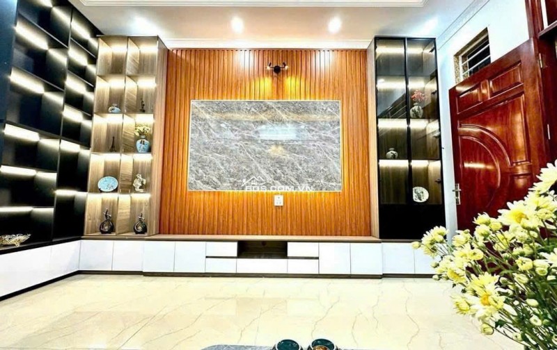 Hơn 8 Tỷ- Nhà Phố Võ Chí Công/ Xuân La- Xây mới- Dt 35m2, 5 tầng- Đối Diện Lotte Mall- Gần Bãi Ô Tô