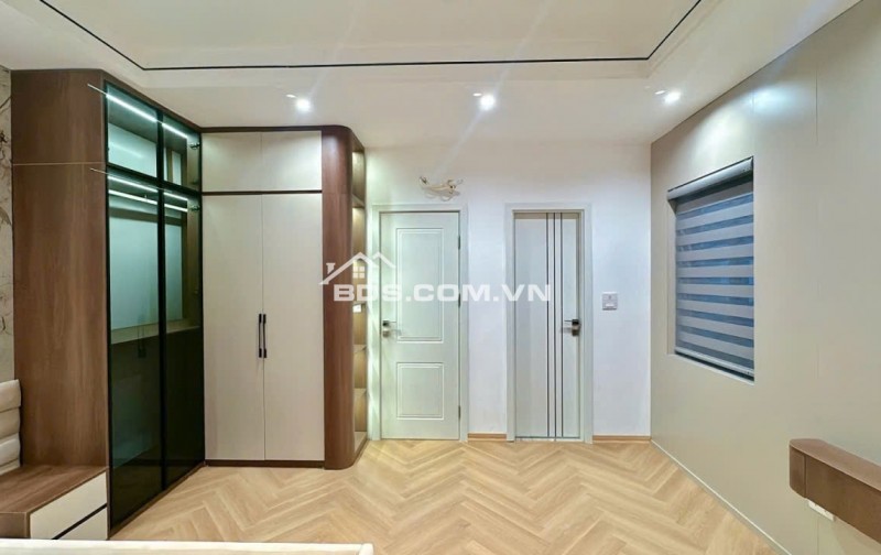 BÁN NHÀ – HOÀNG VĂN THÁI – THANH XUÂN-6 TẦNG – THANG MÁY– Ô TÔ