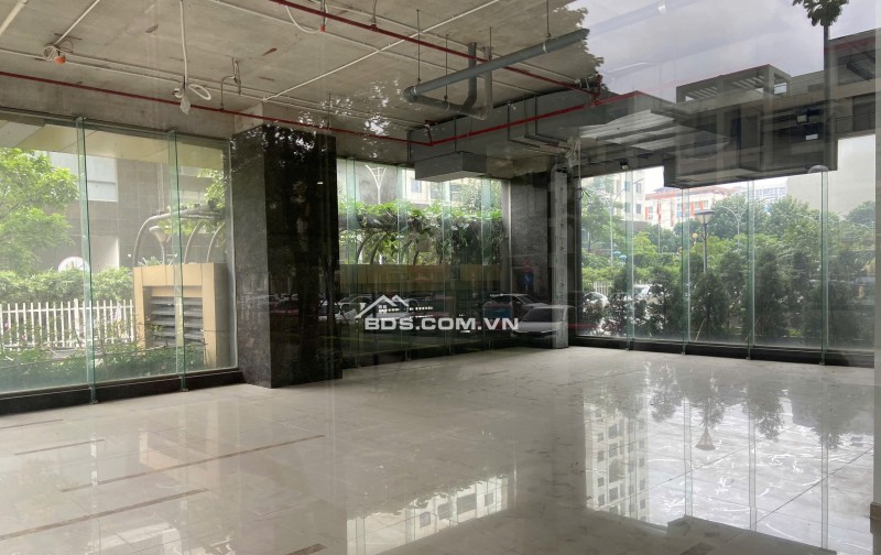 Cho thuê MBKD lô góc 2 mặt tiền tại 6th Element, 28$/ m2, 243 m2, Tây Hồ, Hà Nội