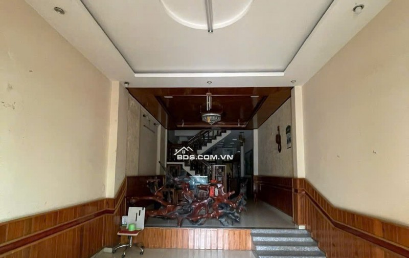 Bán nhà Nhà phố  Đồng Xoài - giao Hoàng Hoa Thám, K300, 5,3x10m,2 Tâng, 3PN, 6,8 tỷ