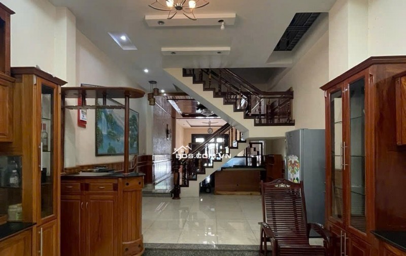 Nhà đẹp giá đầu tư.
CC bán nhà mặt tiền Lê Hồng Phong, Nam Nha trang.