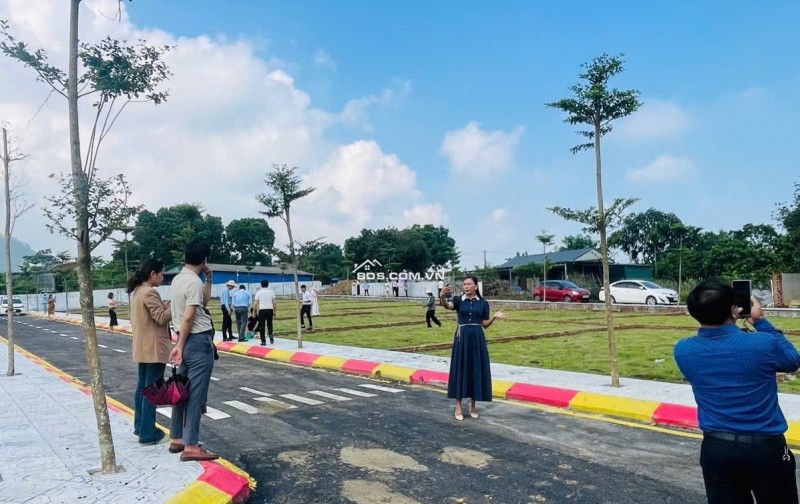 SỐC ĐẤT HÀ NỘI - GIÁ 2,3 TỶ GẦN ĐẠI HỌC QUỐC GIA - TRƯỜNG FPT