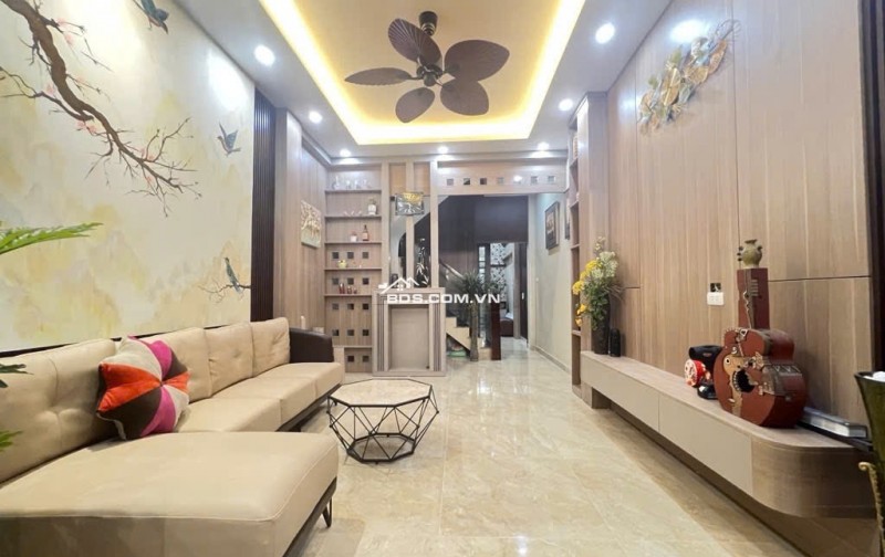 BÁN NHÀ PHỐ HỒNG TIẾN  BỒ ĐỀ - DÂN XÂY 42M2- 4 TẦNG, CHỈ HƠN 8 TỶ