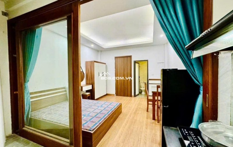 BÁN NHÀ ĐẸP, ĐƯỜNG LẠC LONG QUÂN, TÂY HỒ, HN.