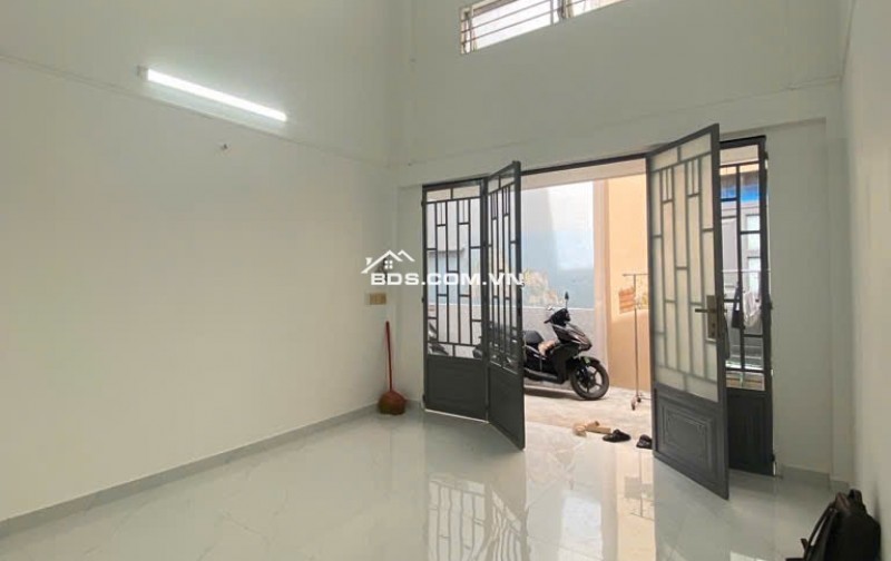 Bán Gấp Nhà Hẻm Nguyễn Thị Thập, Q7: 40m2, 2 Tầng, SH, Giá Chỉ 5.8 Tỷ