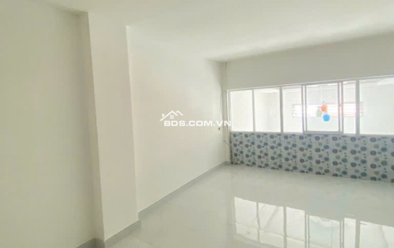 Bán Gấp Nhà Hẻm Nguyễn Thị Thập, Q7: 40m2, 2 Tầng, SH, Giá Chỉ 5.8 Tỷ